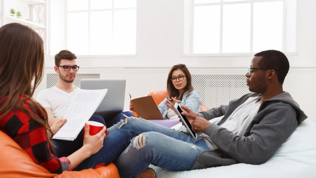 men and women both benefit from one another's experiences in coed sober living