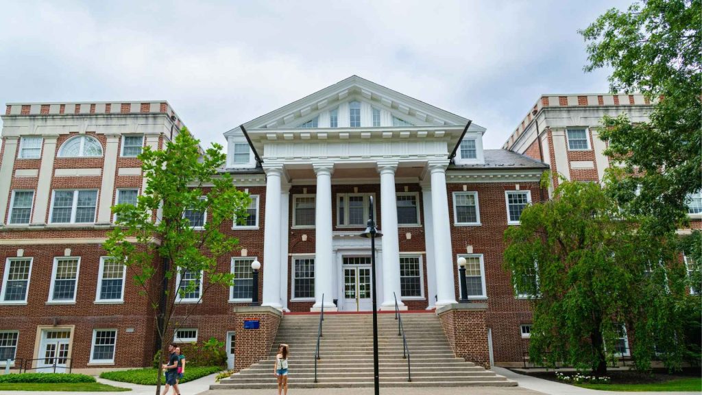 sober houses help you rebuild your future while you go to work or attend school