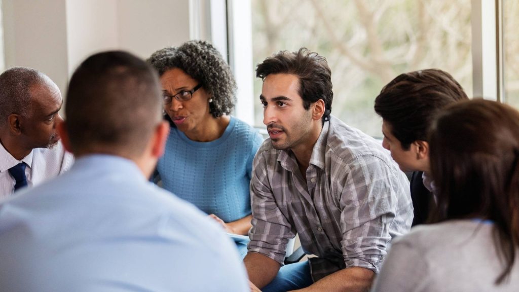 sober living programs group individuals with others in recovery